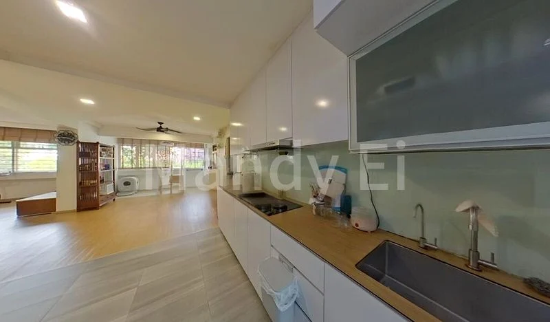 5 Room (5I) HDB for Sale in 744 Pasir Ris Street 71 - Image 3