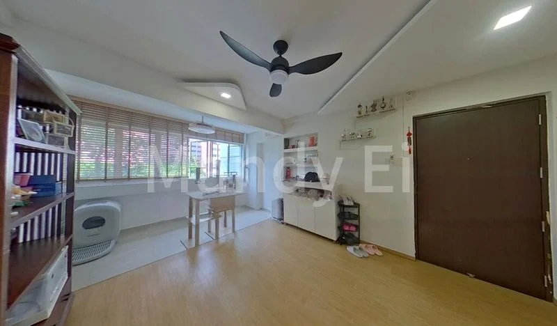 5 Room (5I) HDB for Sale in 744 Pasir Ris Street 71 - Image 1
