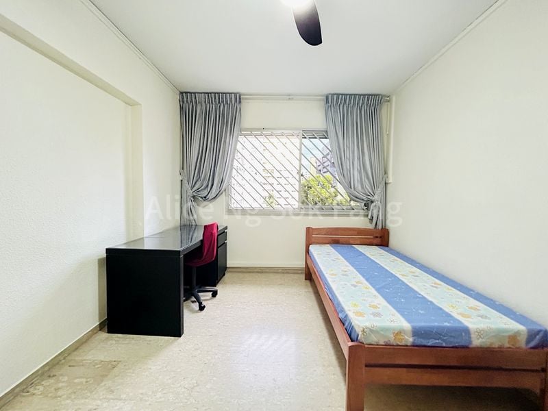 Common Room (HDB) for Rent in  932 Jurong West Street 92 - Image 1