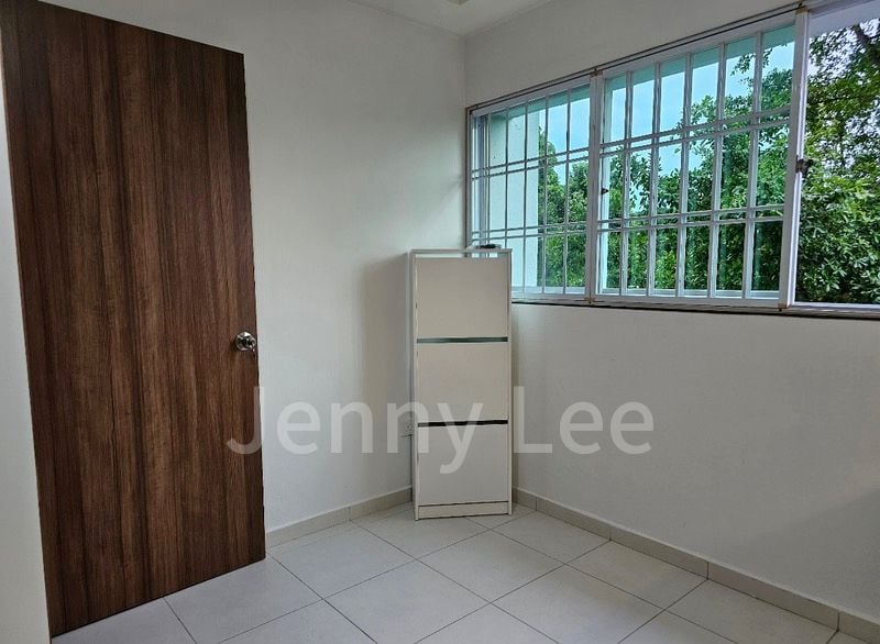 Common Room (Condo) for Rent in  Lakeview - Image 3