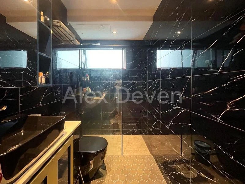 6 Bed Terraced House (Landed) for Sale in Watercove - Image 3