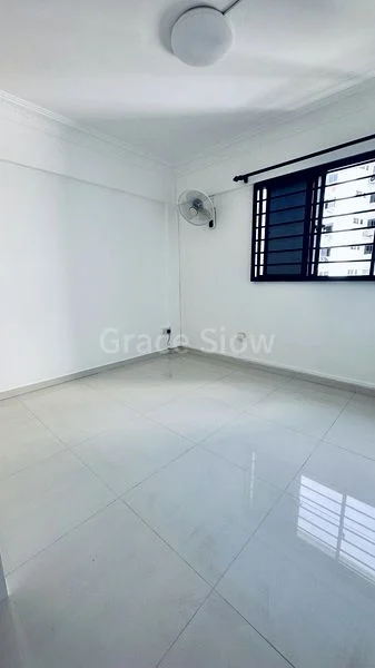 4 Room (4NG) HDB for Rent in  377 Clementi Avenue 5 - Image 3