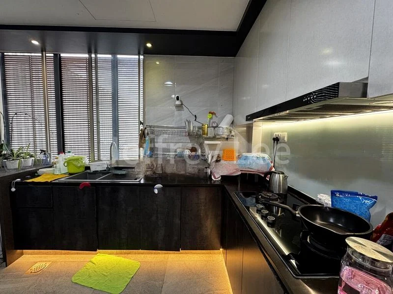 3 Bed Condo for Sale in  Palm Grove Condominium - Image 5