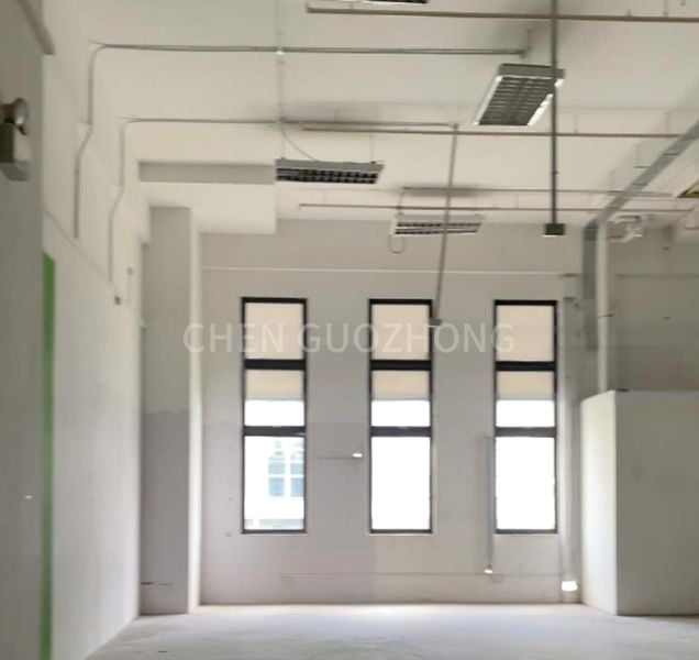 Light Industrial (B1) for Sale: North View Bizhub - Image 2