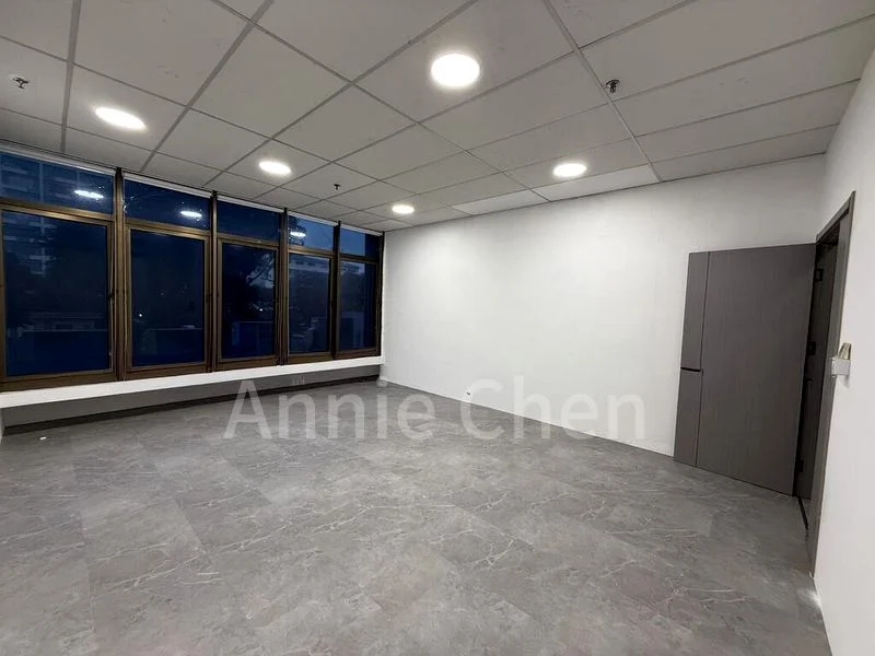 Light Industrial (B1) for Rent: Sindo Industrial Building - Image 2