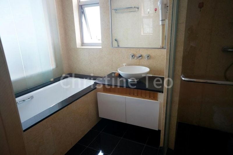 4 Bed Condo for Rent in Cairnhill Crest - Image 4