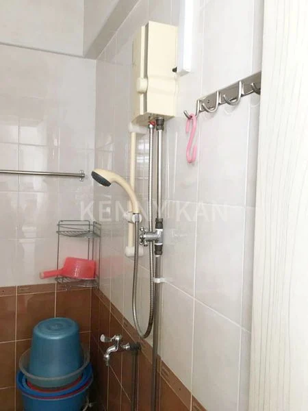 Common Room (HDB) for Rent in  286 Tampines Street 22 - Image 4