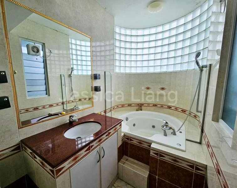 Master Room (Condo) for Rent in Crystal Court - Image 3