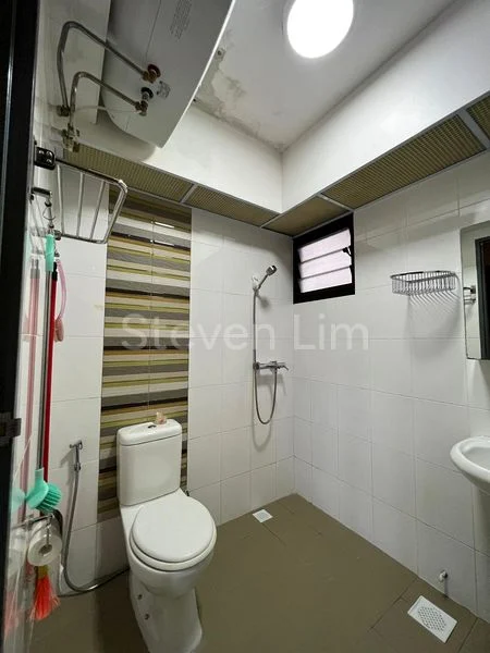 Common Room (HDB) for Rent in  472A Fernvale Street - Image 7