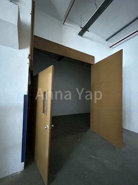 Light Industrial (B1) for Rent: BTH Centre - Image 7