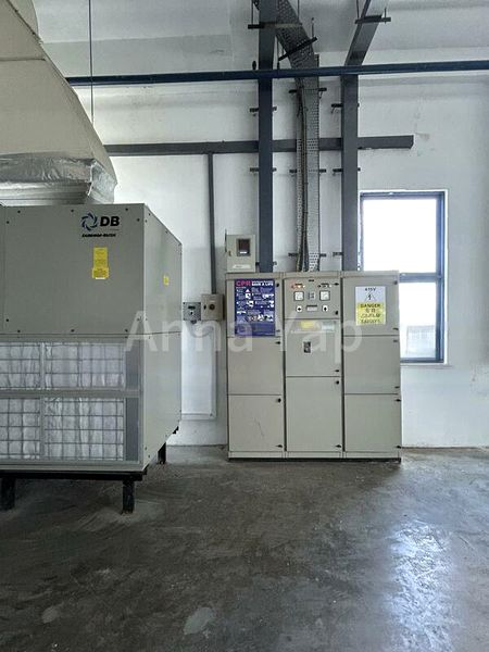 Light Industrial (B1) for Rent: BTH Centre - Image 4