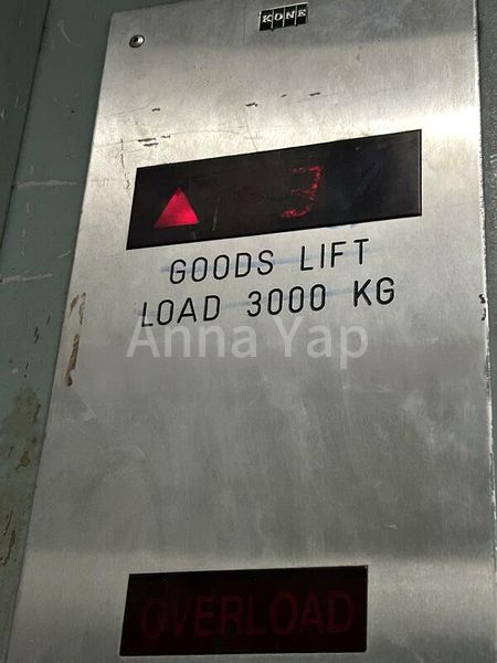 Light Industrial (B1) for Rent: BTH Centre - Image 8