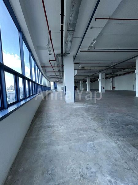 Light Industrial (B1) for Rent: BTH Centre - Image 3