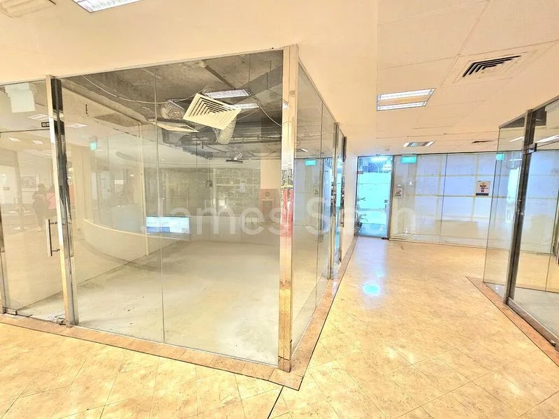 Shop / Shophouse for Rent: Serene Centre - Image 1