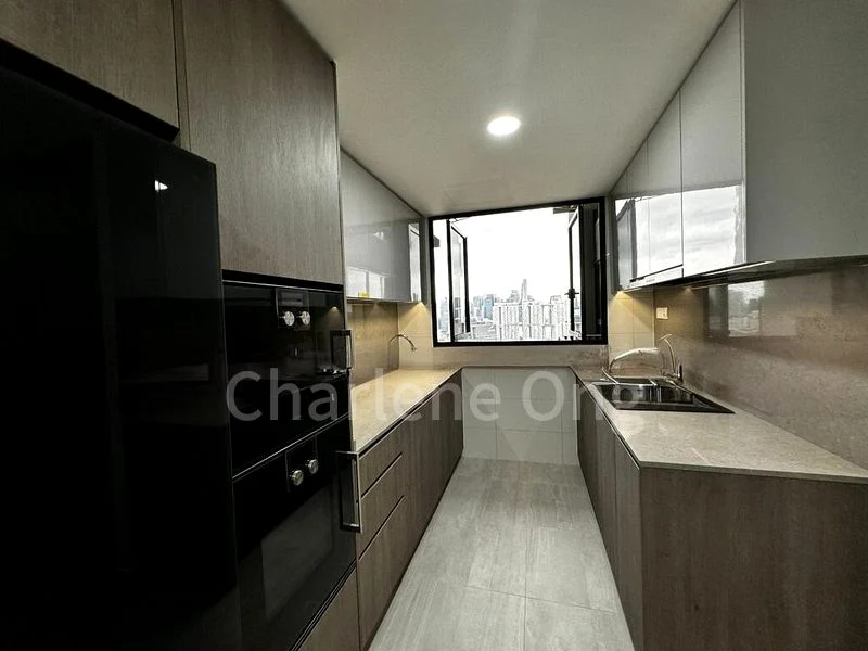 4 Bed Condo for Rent in Avenue South Residence - Image 8