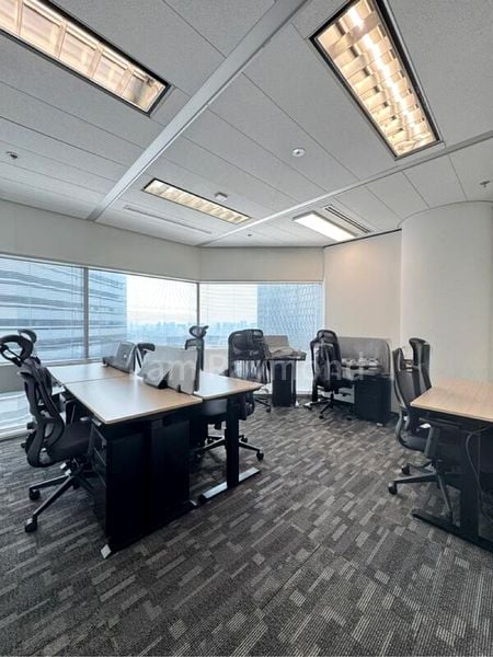 Office for Rent: Gateway East - Image 9