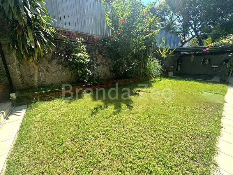 4 Bed Semi-Detached House (Landed) for Rent in Mount Sinai Lane - Image 2