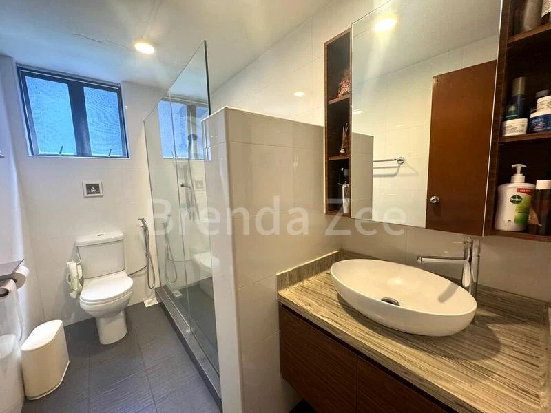 4 Bed Semi-Detached House (Landed) for Rent in Mount Sinai Lane - Image 5