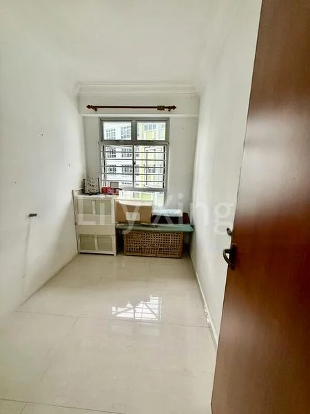 5 Room (5A) HDB for Sale in  674A Yishun Avenue 4 - Image 4