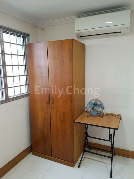 5 Room (5I) HDB for Rent in  116 Jurong East Street 13 - Image 11