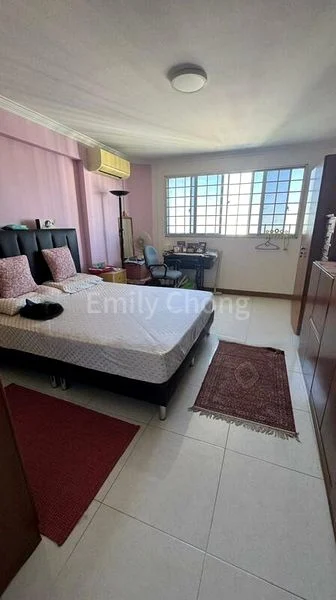 5 Room (5I) HDB for Rent in  116 Jurong East Street 13 - Image 4