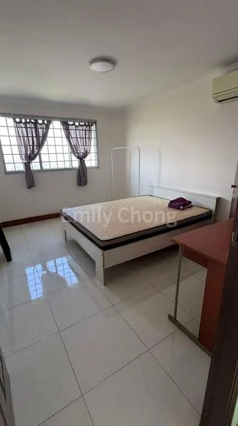 5 Room (5I) HDB for Rent in  116 Jurong East Street 13 - Image 3