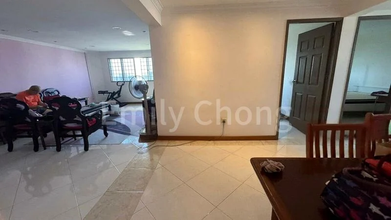 5 Room (5I) HDB for Rent in  116 Jurong East Street 13 - Image 7