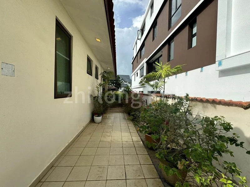 4+1 Bed Semi-Detached House (Landed) for Rent in  Sennett Avenue - Image 10