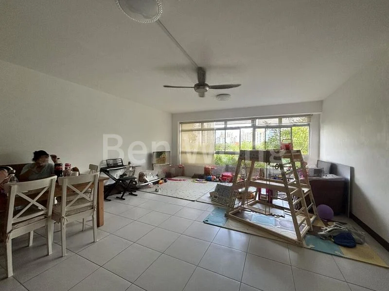 5 Room (5I) HDB for Rent in  572B Woodlands Avenue 1 - Image 6