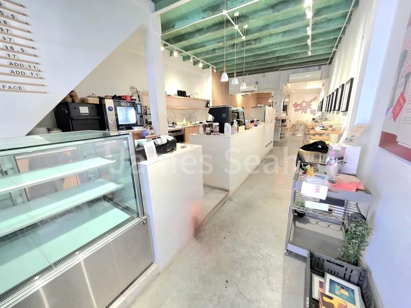 Food & Beverage for Rent: Rowell Road Corner Shop, 850 sqft - Image 1