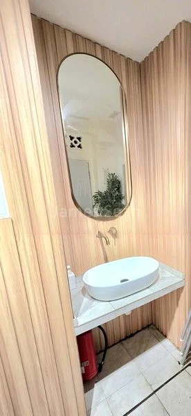 Food & Beverage for Rent: Rowell Road Corner Shop, 850 sqft - Image 2