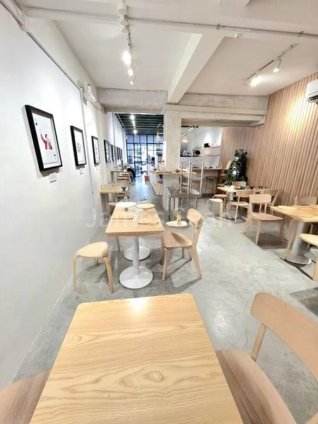 Food & Beverage for Rent: Rowell Road Corner Shop, 850 sqft - Image 5