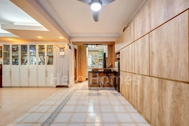 Executive HDB for Sale in  161 Yung Ping Road - Image 3