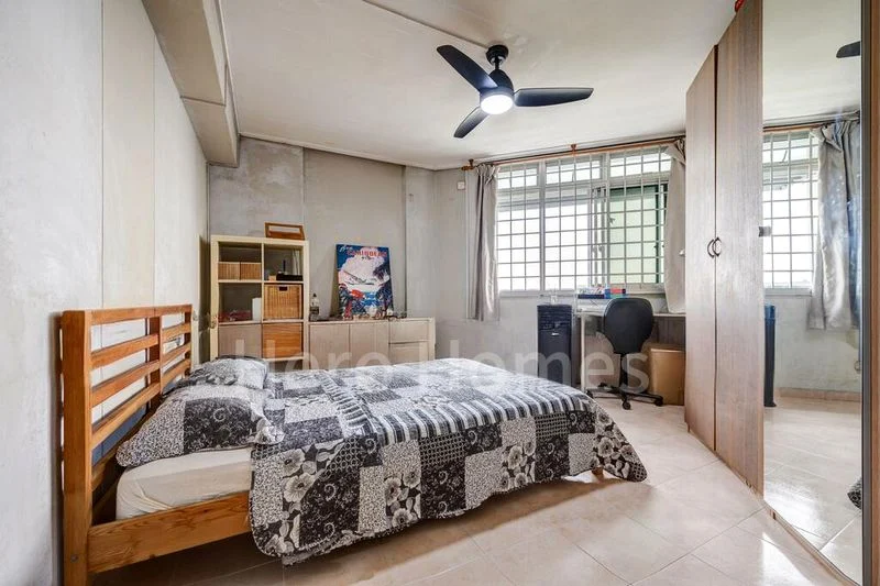 Executive HDB for Sale in  161 Yung Ping Road - Image 5