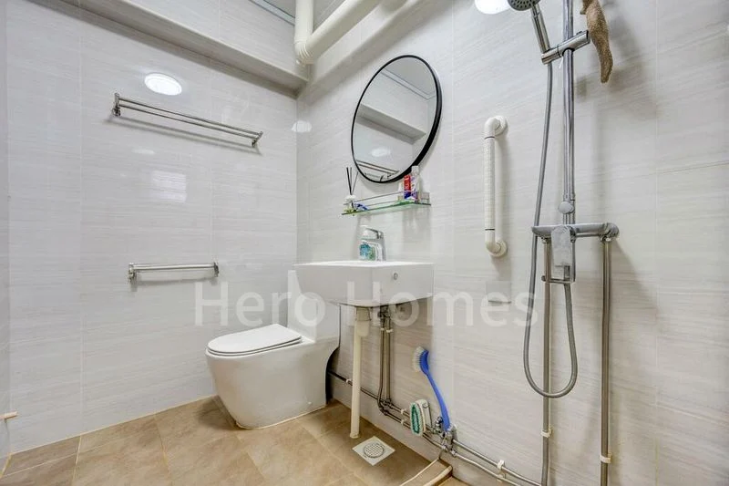 Executive HDB for Sale in  161 Yung Ping Road - Image 10