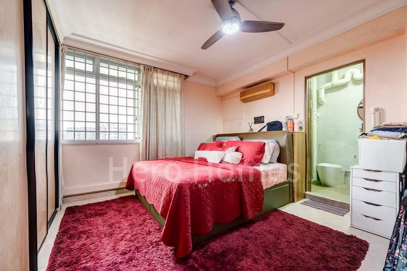 Executive HDB for Sale in  161 Yung Ping Road - Image 7