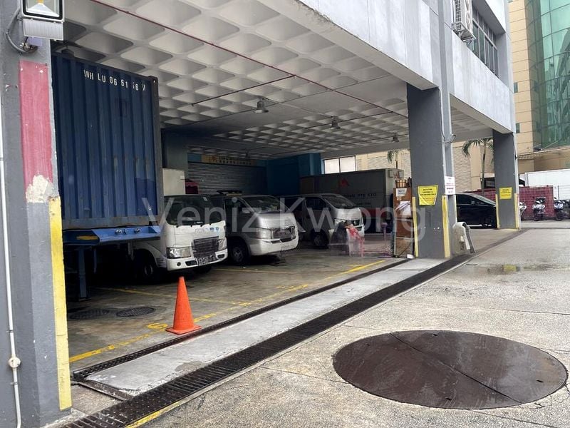 Light Industrial (B1) for Sale: Valiant Industrial Building - Image 2