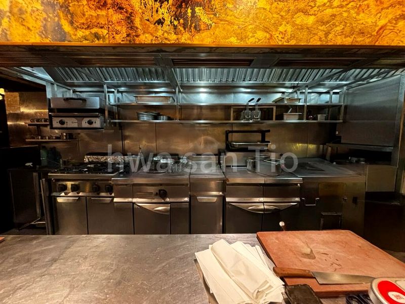 Food & Beverage for Rent: Renovated F&B Shop, Open Concept Kitchen, Exhaust, Grease Trap, Gas @ Keong Saik - Image 8