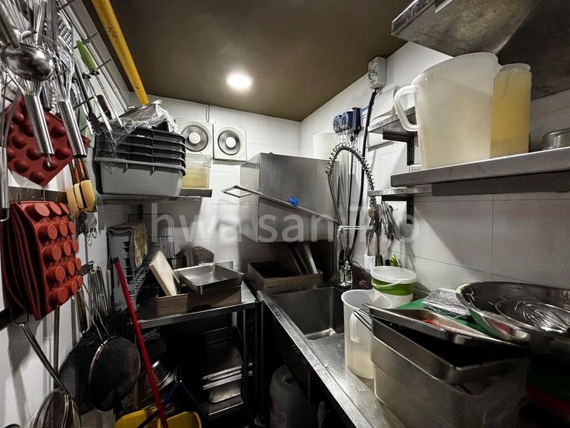 Food & Beverage for Rent: Renovated F&B Shop, Open Concept Kitchen, Exhaust, Grease Trap, Gas @ Keong Saik - Image 6