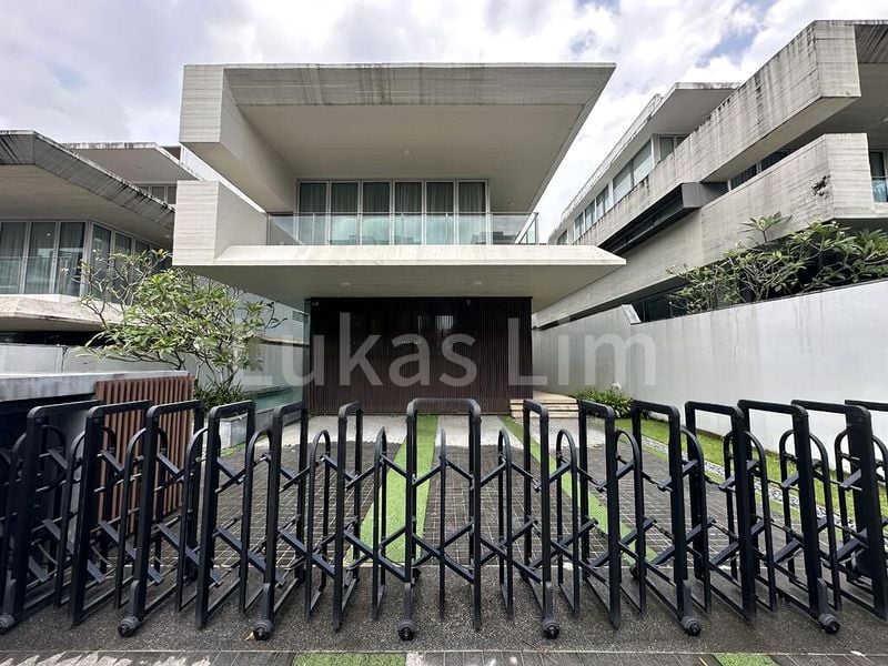 5 Bed Bungalow (Landed) for Sale in  Michaels' Residences - Image 1