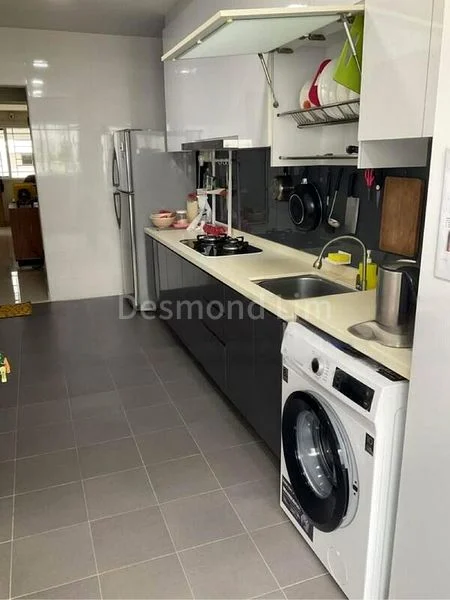 Room (HDB) for Rent in  537 Bukit Batok Street 52 - Image 2