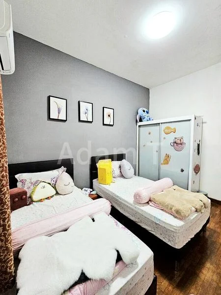 7 Bed Semi-Detached House (Landed) for Sale in  Lakeside Grove - Image 4