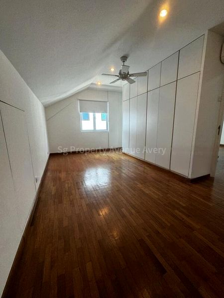 5 Bed Semi-Detached House (Landed) for Sale in  Kensington Park Road - Image 5