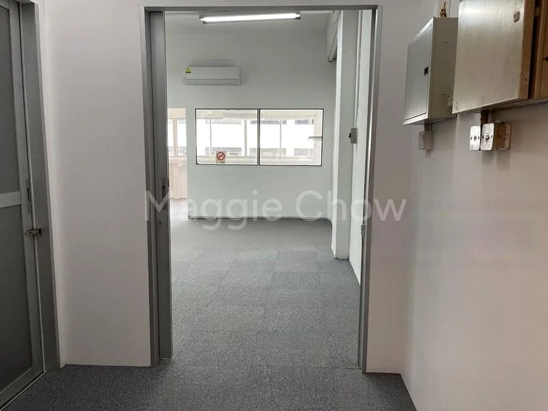 Light Industrial (B1) for Rent: Kapo Factory Building - Image 7