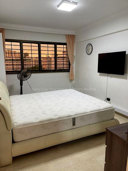 5 Room (5I) HDB for Rent in  101 Clementi Street 14 - Image 5
