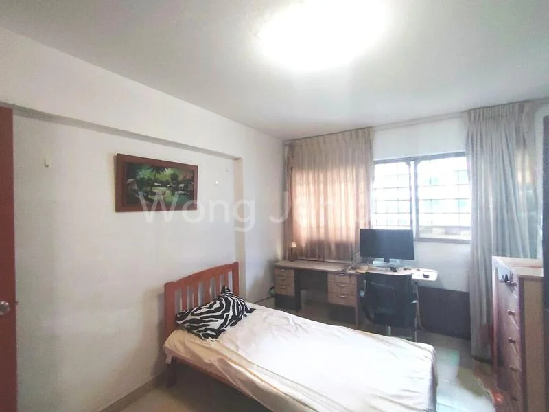 5 Room (5I) HDB for Sale in  219A Jurong East Street 21 - Image 6