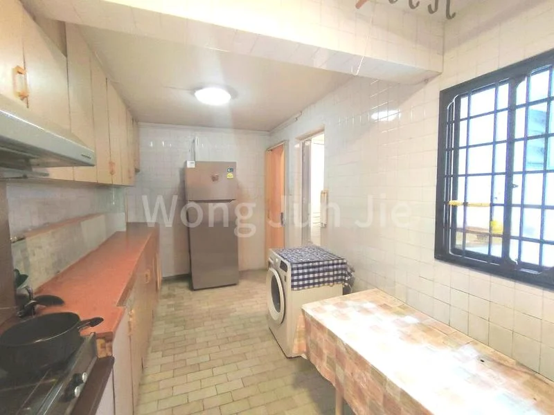 5 Room (5I) HDB for Sale in  219A Jurong East Street 21 - Image 12