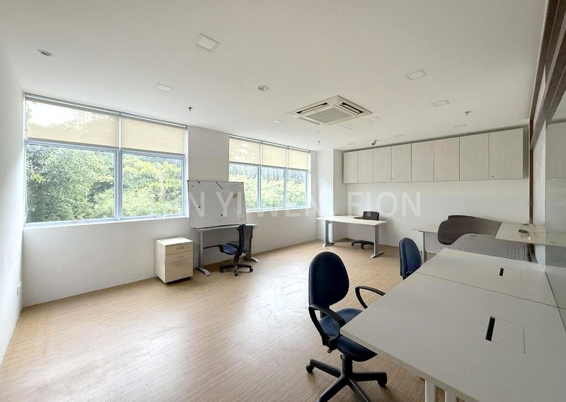 Light Industrial (B1) for Rent: EPL Building - Image 6