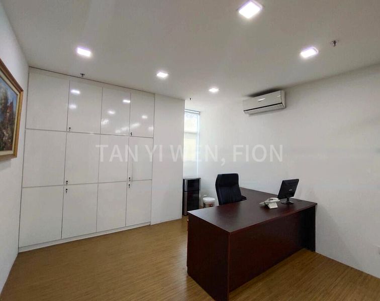 Light Industrial (B1) for Rent: EPL Building - Image 2