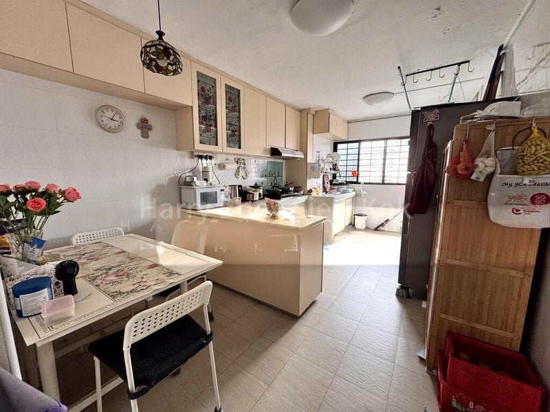 3 Room (3NG) HDB for Sale in 608 Ang Mo Kio Avenue 5 - Image 1